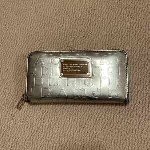 Marc by Marc Jacobs long wallet light gold